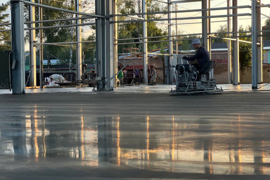 Фермеркое хозяйство, Солигорский р-н. Этап 8 производства промышленного пола